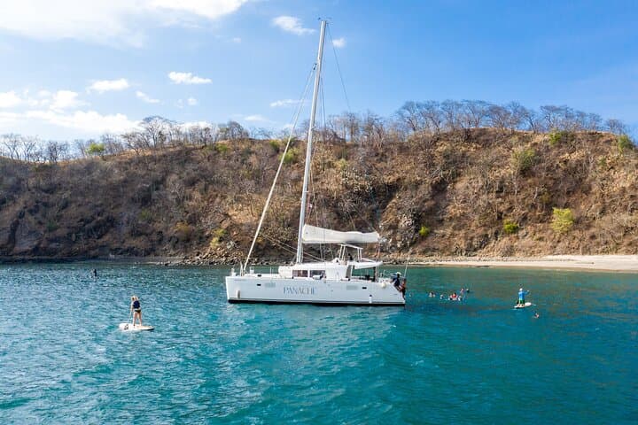 Costa Rica Catamaran: Private Morning Tour with Snorkel & Drinks